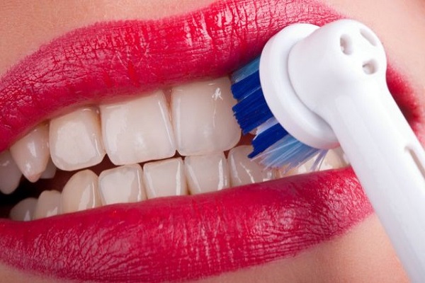 О плюсах и минусах электрощеток для зубов